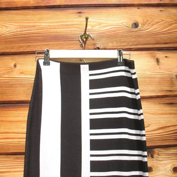 Theory Black White Knit Pull On Skirt - Picture 7 of 9